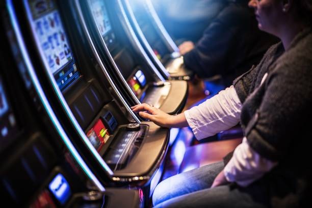 badak178 apk mobile app interface showing slot games and live casino options